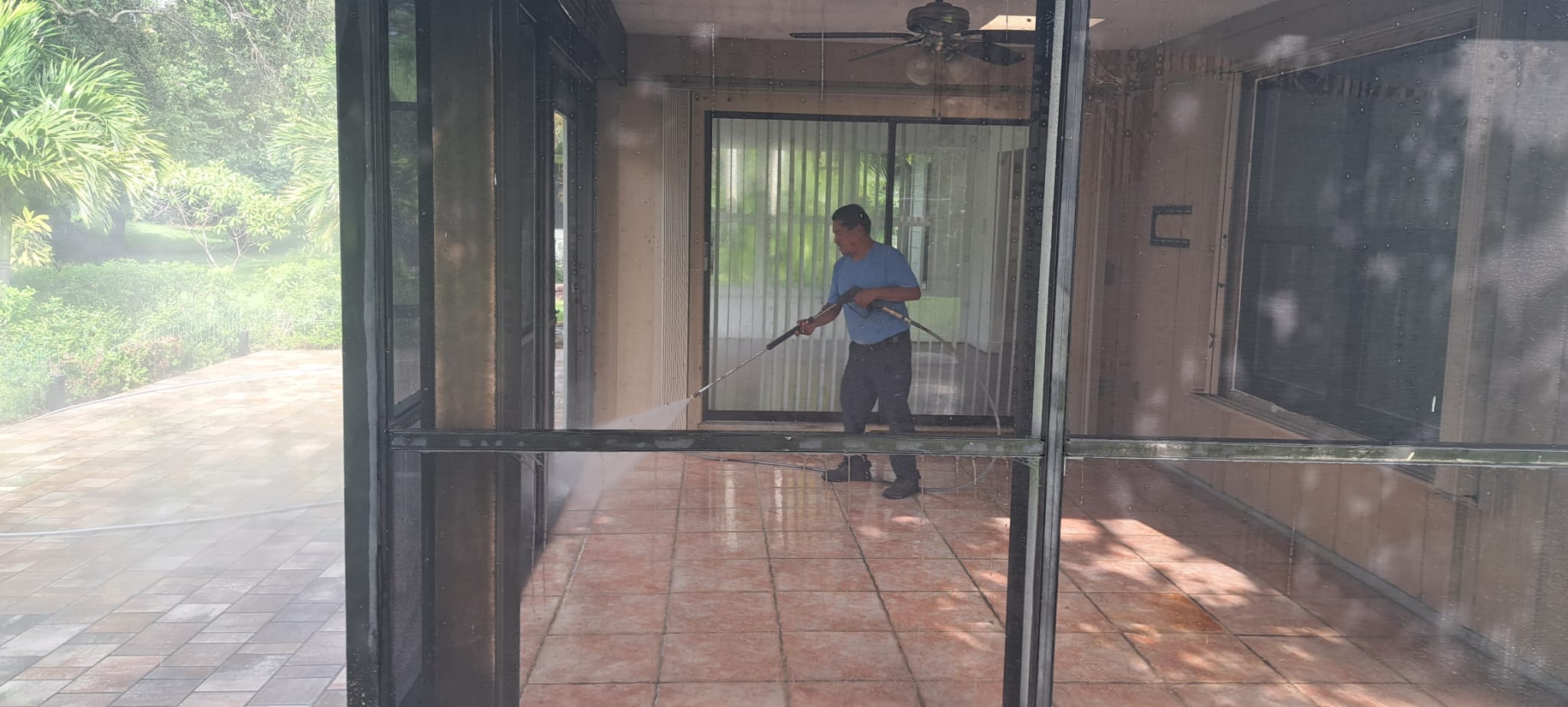 ee007fa7-6689-4521-801a-569c7232cf1a